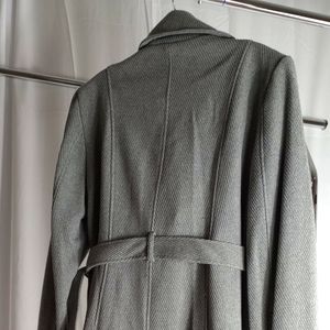 Aeropostale, Size Lg, Grey, Wool blend on the outside. Silk like liner.